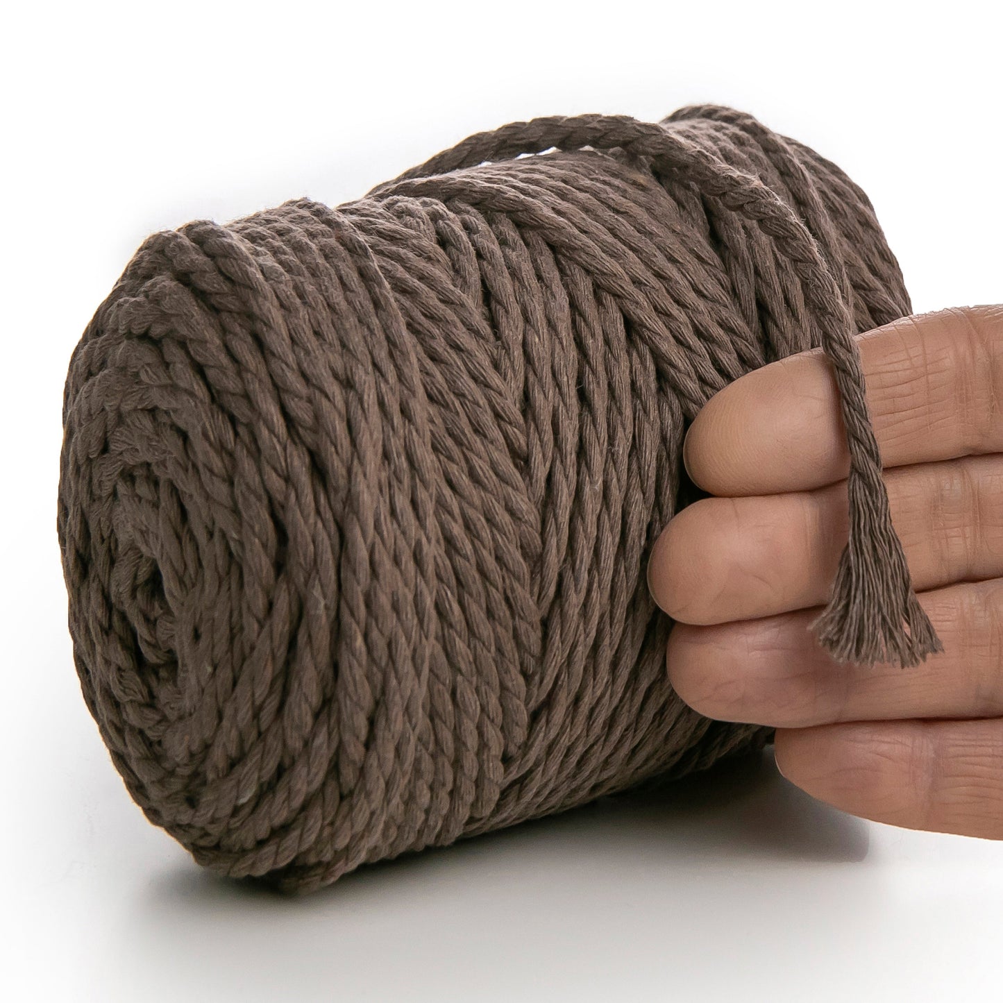 BROWN MACRAMÉ ROPE 4 MM, 75 M